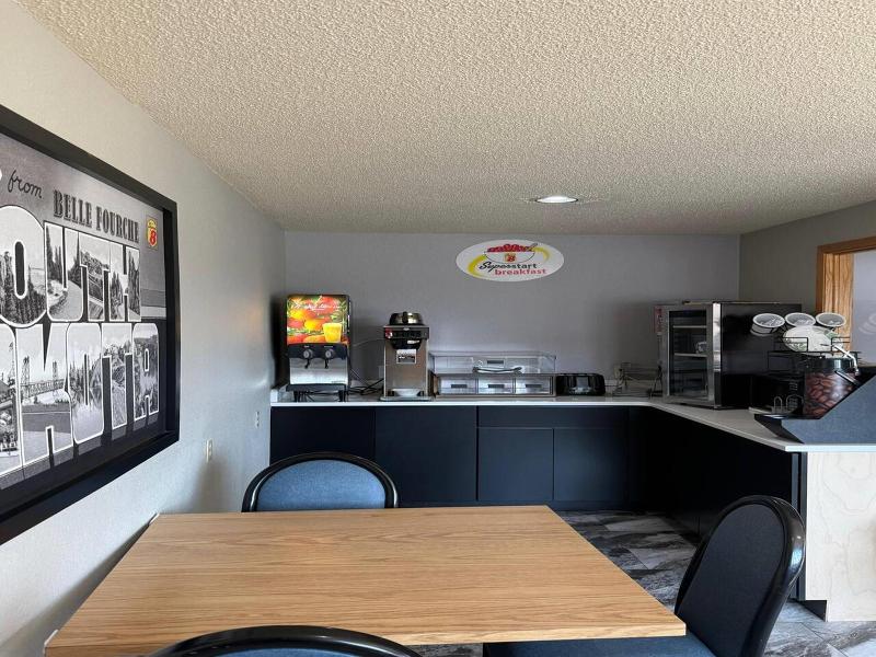 Super 8 by Wyndham Belle Fourche SD image