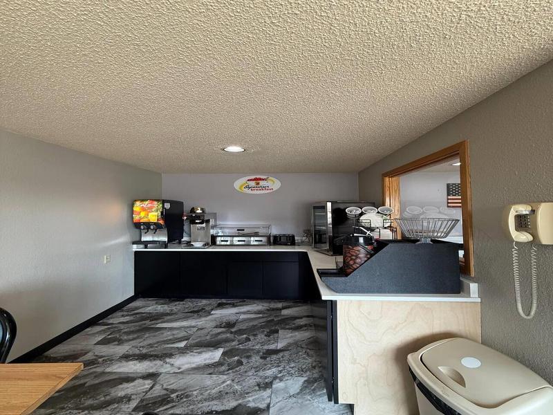 Super 8 by Wyndham Belle Fourche SD image