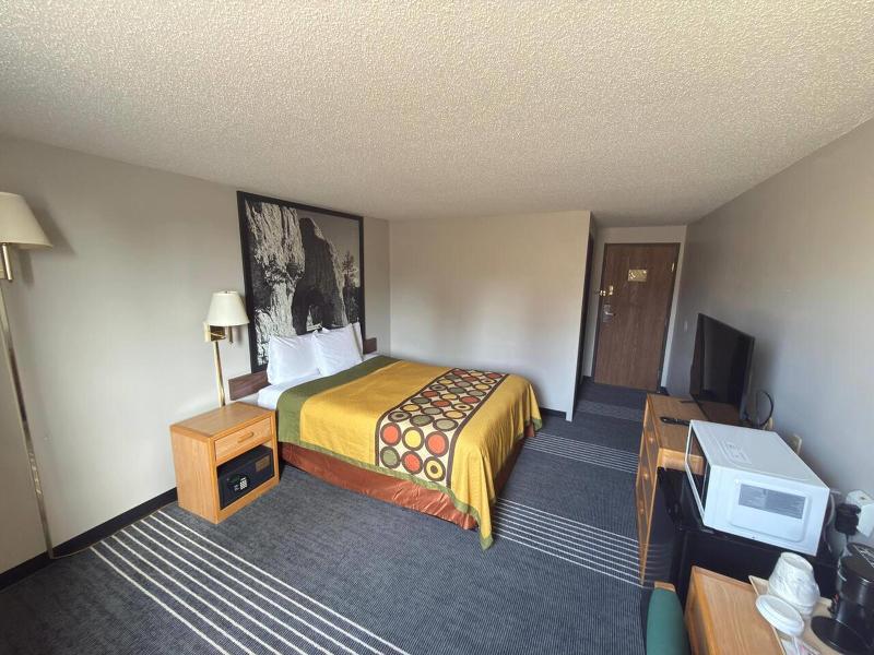 Super 8 by Wyndham Belle Fourche SD image