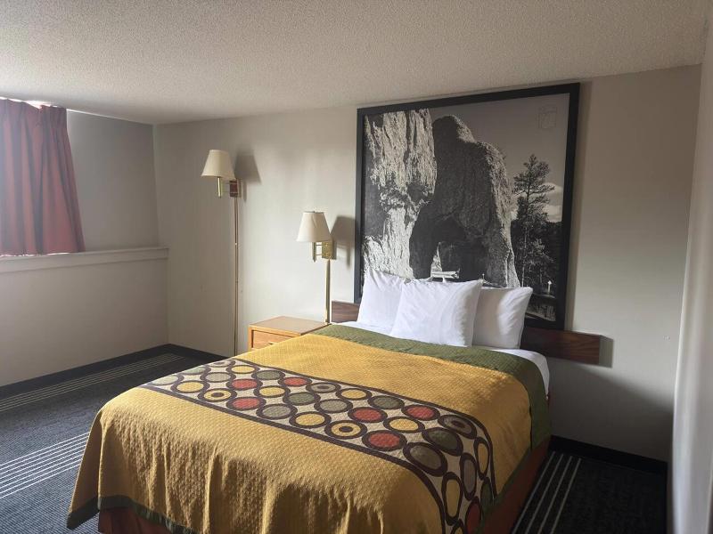 Super 8 by Wyndham Belle Fourche SD image