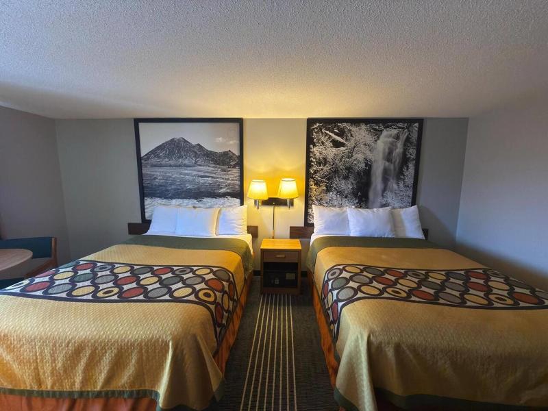Super 8 by Wyndham Belle Fourche SD image