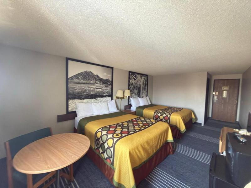 Super 8 by Wyndham Belle Fourche SD image