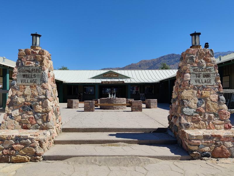 Stovepipe Wells — general view