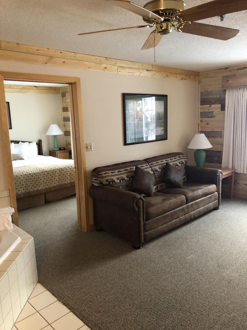 Flat Creek Inn & Suites image 4