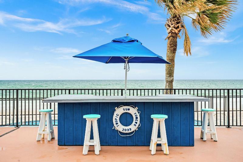 Tropic Sun Towers image