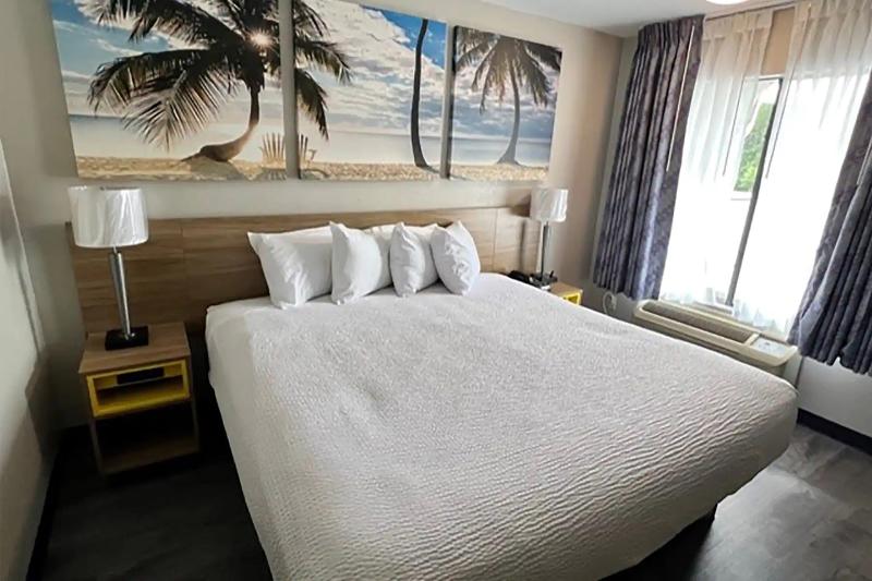 Days Inn By Wyndham Defuniak Springs