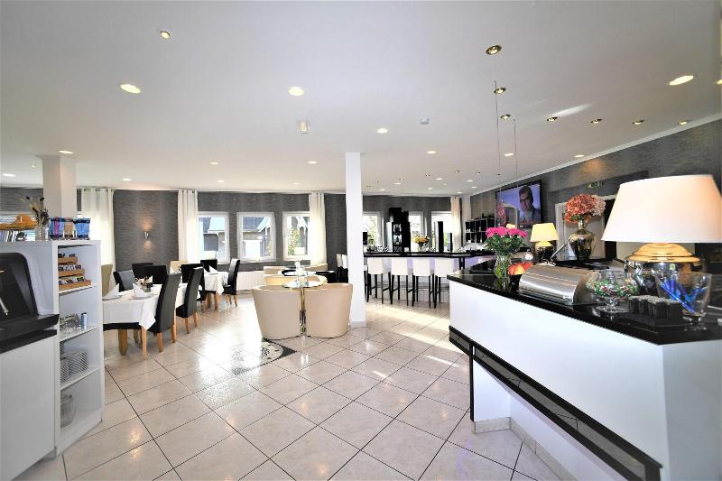 Ascot image