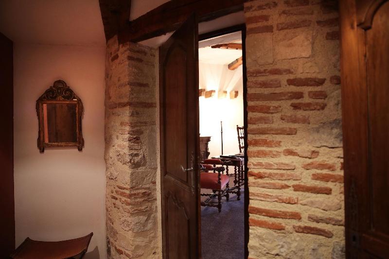 Chateau de Mercues image