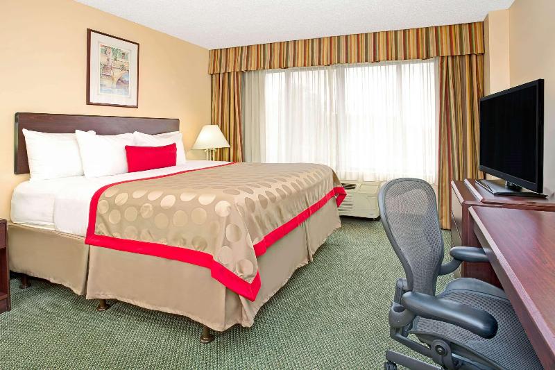 Hotel Ramada by Wyndham Englewood Hotel & Suites