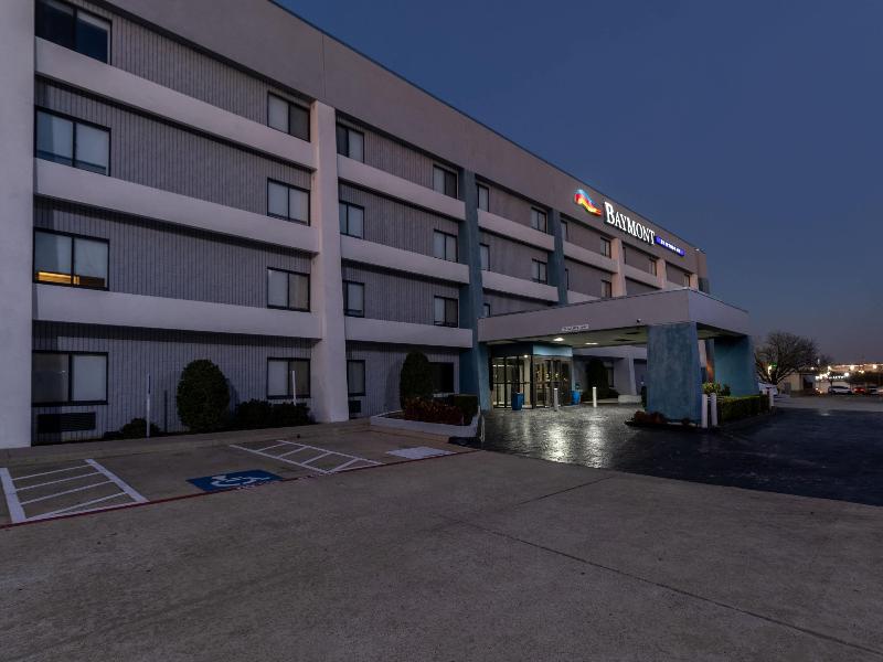 Baymont by Wyndham Arlington At Six Flags Dr image