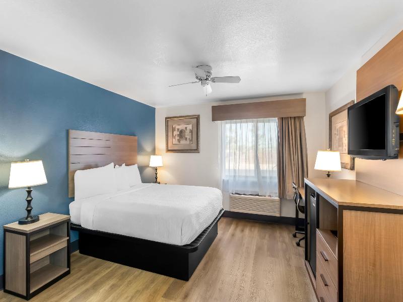 Baymont by Wyndham Arlington At Six Flags Dr image