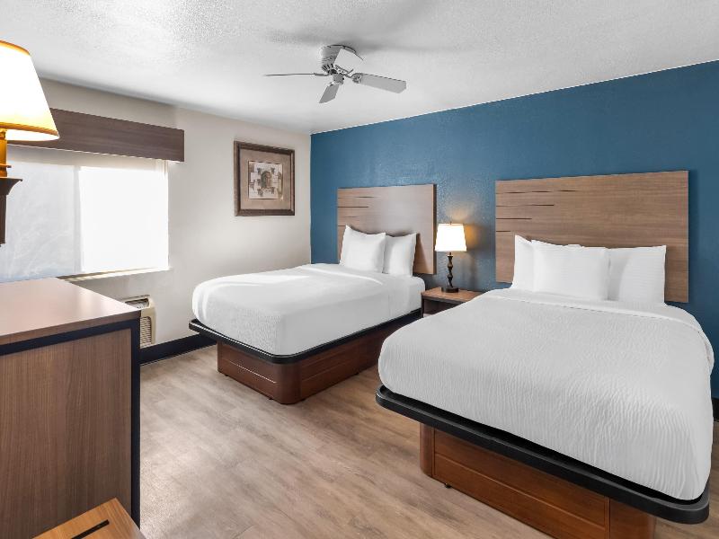 Baymont by Wyndham Arlington At Six Flags Dr image