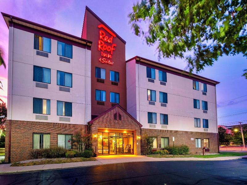 Red Roof Inn & Suites Dover Downtown image