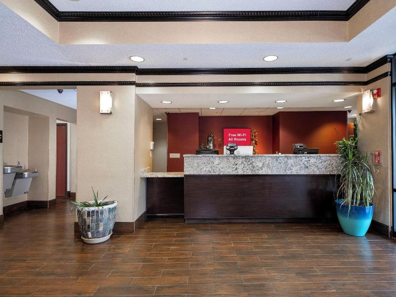 Red Roof Inn & Suites Dover Downtown image
