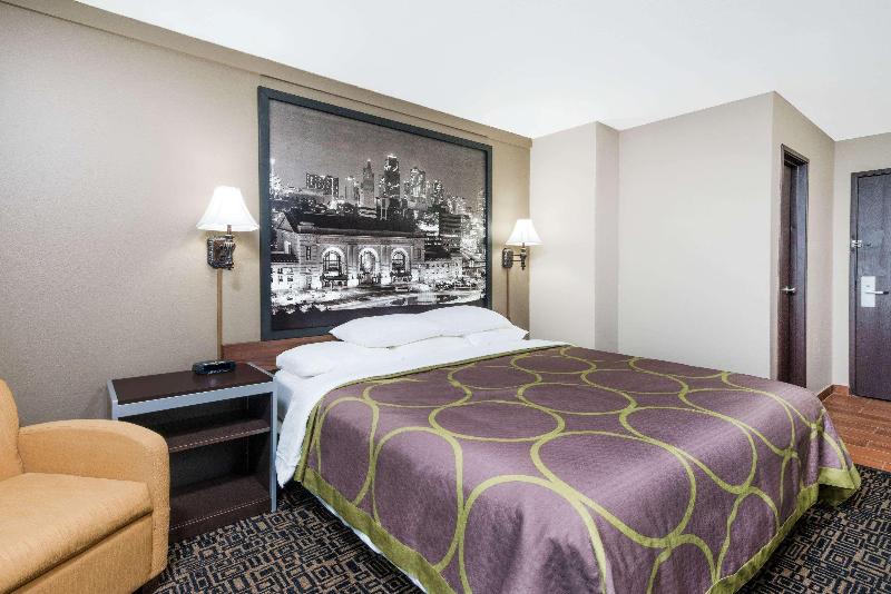 Super 8 by Wyndham Warrensburg image