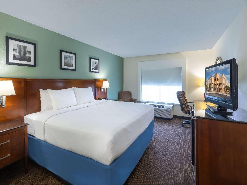 Days Inn by Wyndham Greenville image