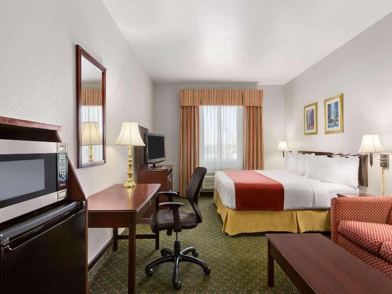 Country Inn & Suites by Radisson, Fort Worth West image