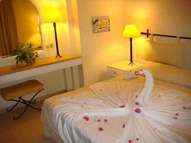 Flamingo Beach image