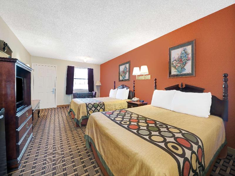Super 8 by Wyndham Dallas South image
