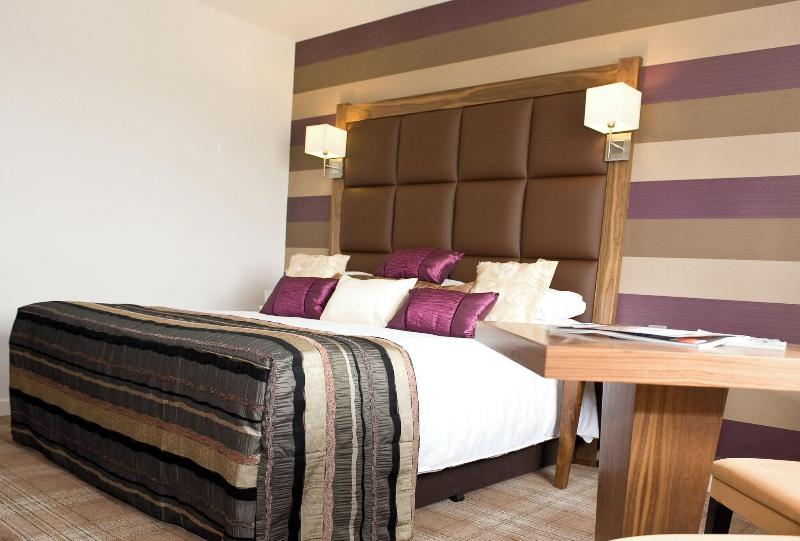 Double or Twin EXECUTIVE KING BED