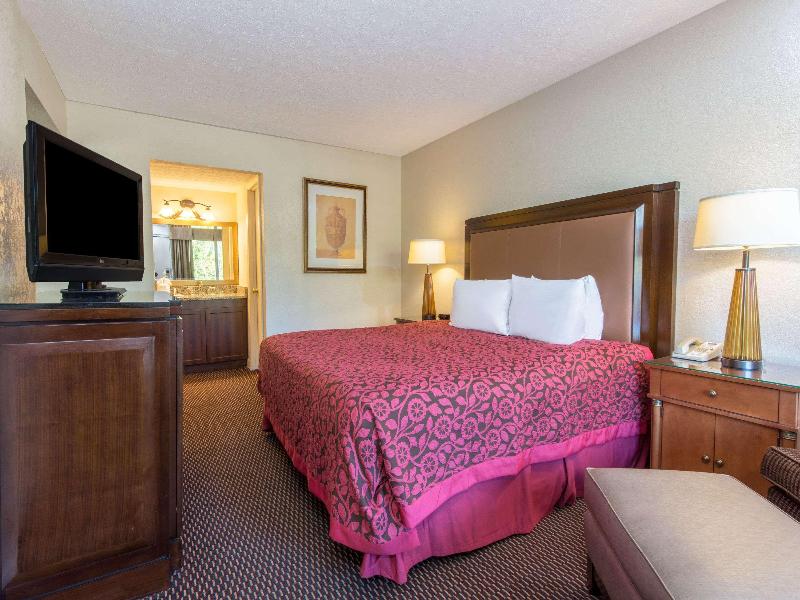 Days Inn & Suites by Wyndham Dayton North image
