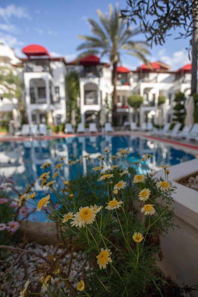 Mitos Apartments image