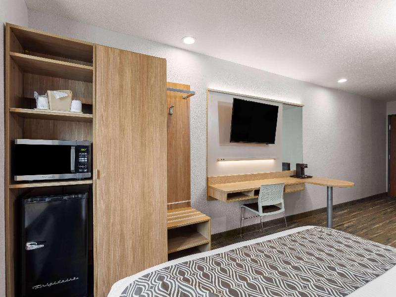 Microtel Inn & Suites By Wyndham Zephyrhills image