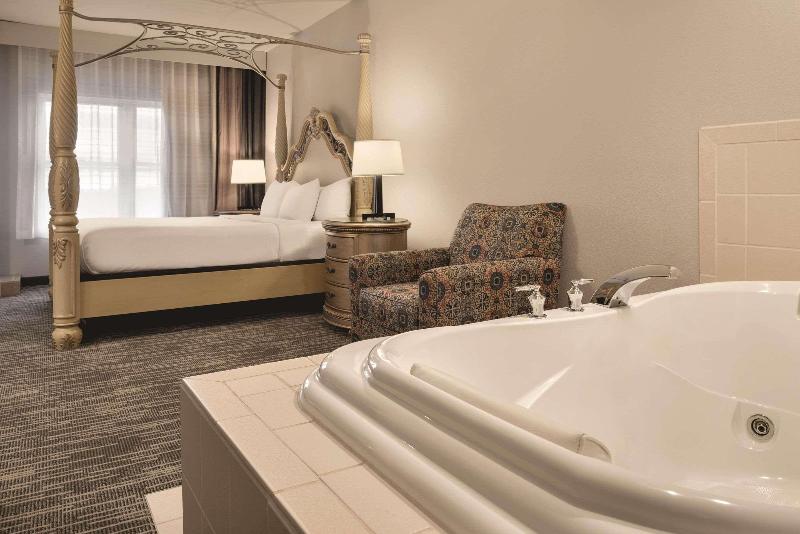 Country Inn & Suites by Radisson, Galena image