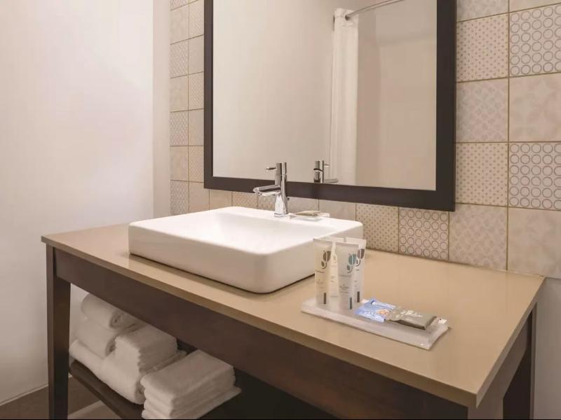 Country Inn & Suites by Radisson, Galena image