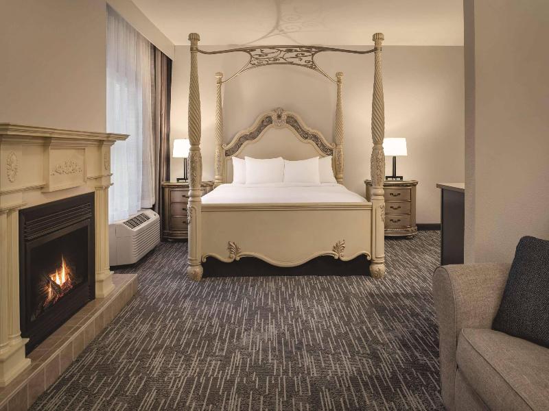 Country Inn & Suites by Radisson, Galena image