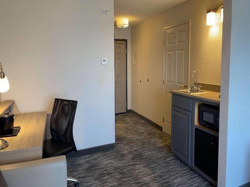 Country Inn & Suites by Radisson, Galena image