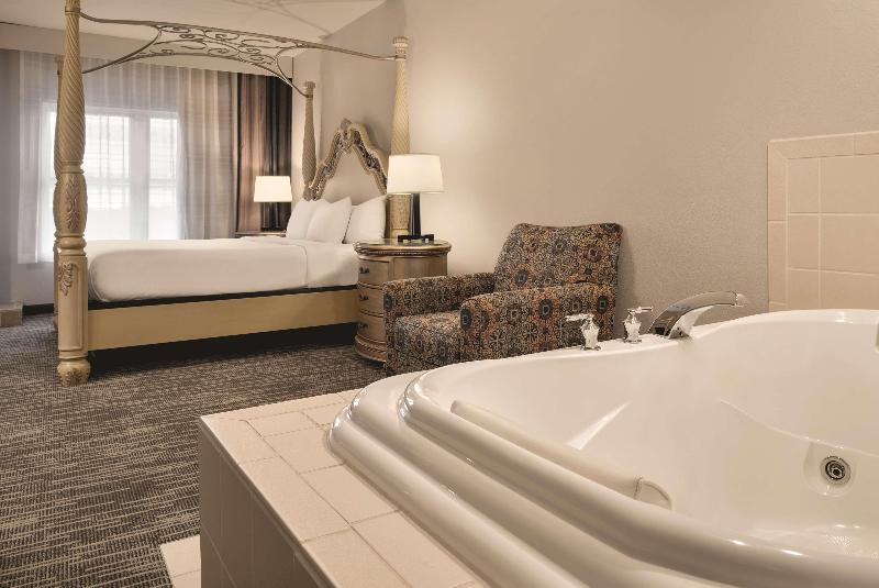 Country Inn & Suites by Radisson, Galena image