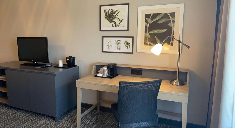 Country Inn & Suites by Radisson, Galena image