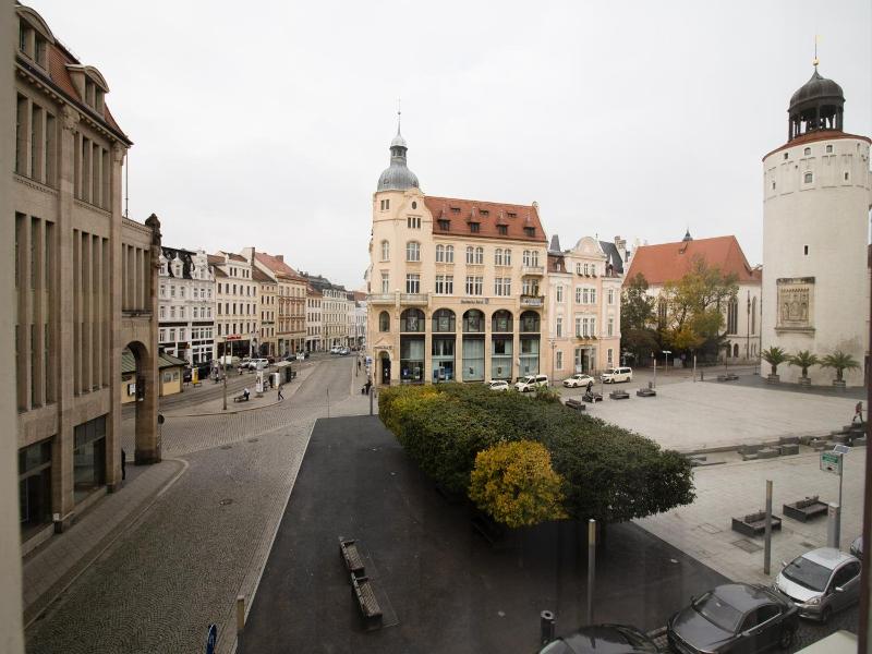 Akzent Am Goldenen Strauss image