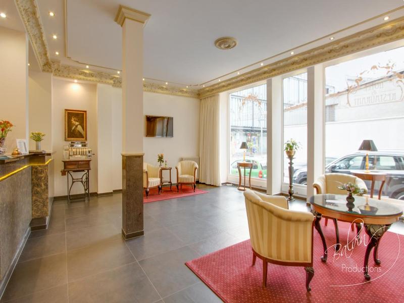 Akzent Am Goldenen Strauss image