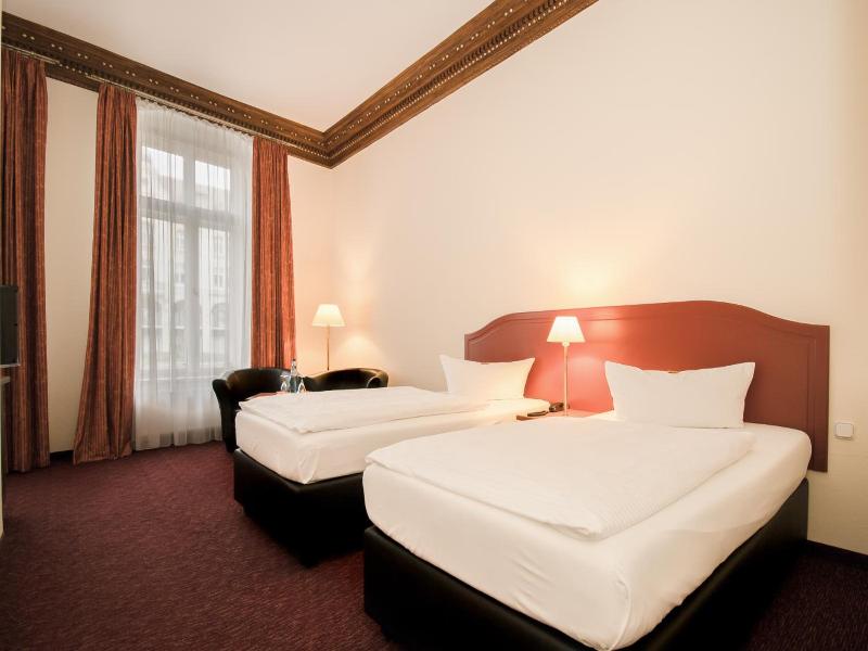 Akzent Am Goldenen Strauss image