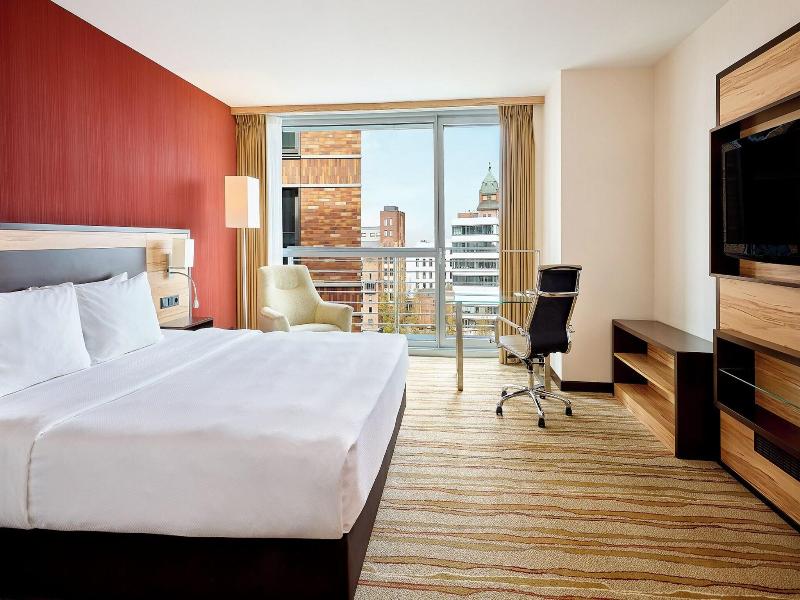 Courtyard By Marriott Düsseldorf Hafen image