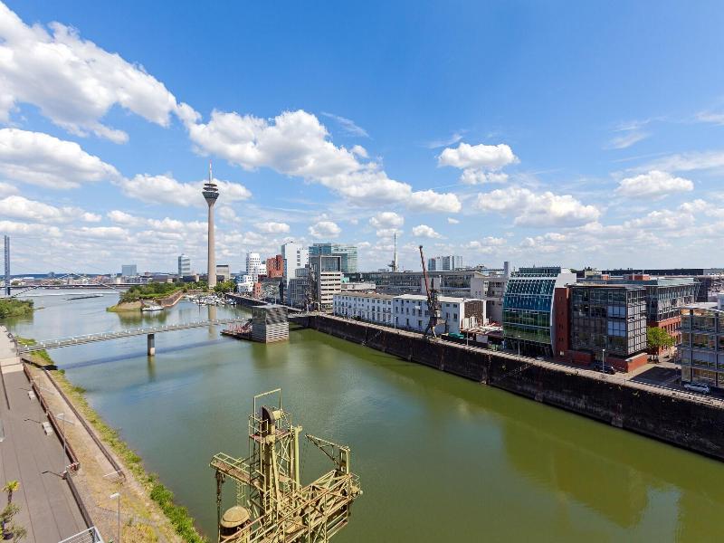 Courtyard By Marriott Düsseldorf Hafen image