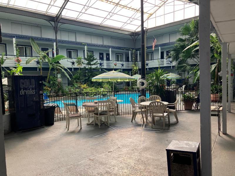 Budget Host Inn Arlington image