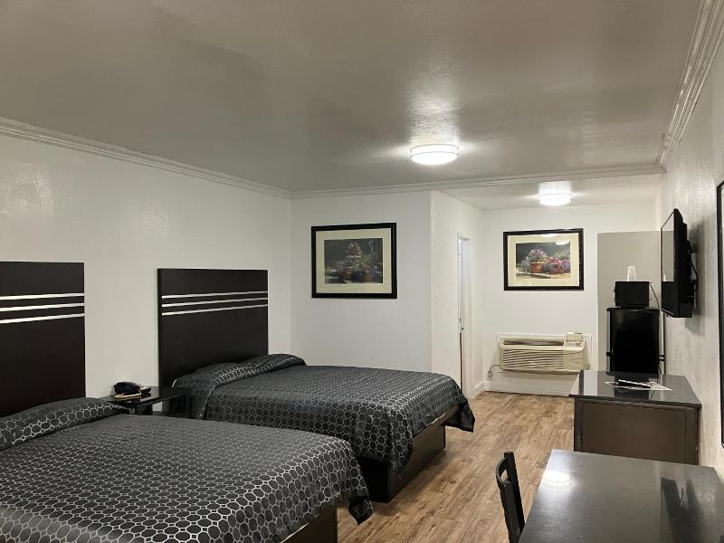 Budget Host Inn Arlington image