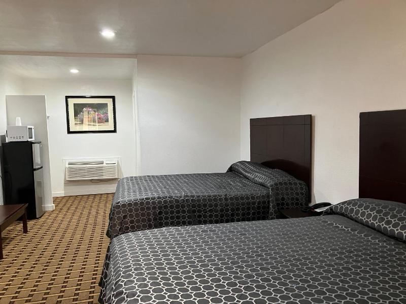 Budget Host Inn Arlington image