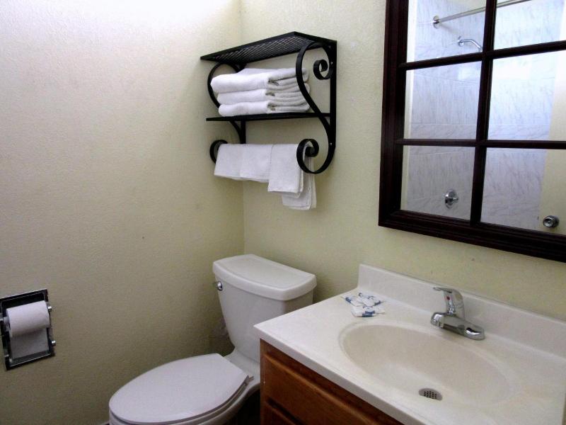 Budget Host Inn Arlington image
