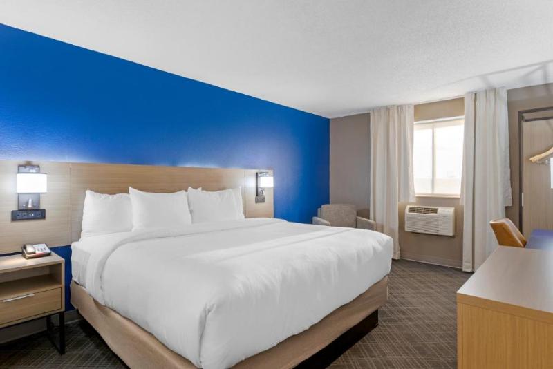 Comfort Inn Detroit - Troy image