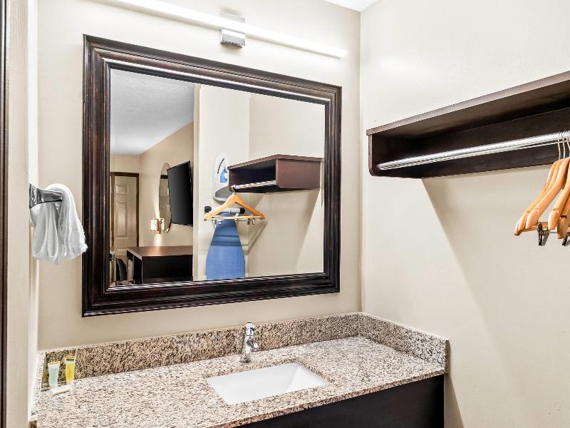 Days Inn by Wyndham Spartanburg image