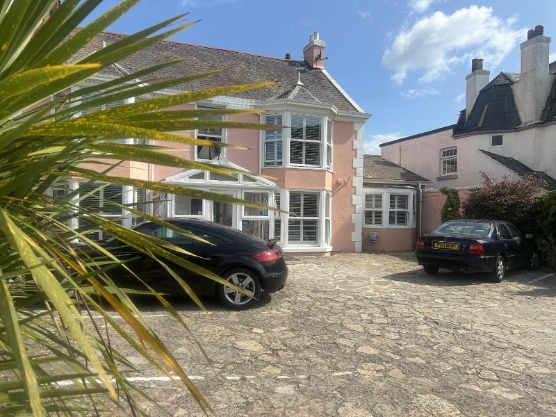 Potters Mooring Guest House image