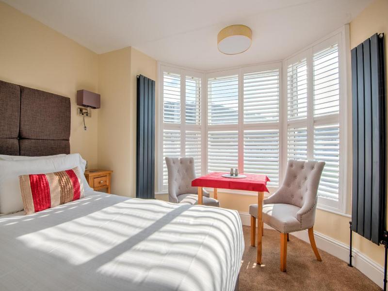 Potters Mooring Guest House image