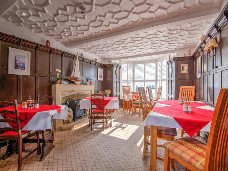 Potters Mooring Guest House image