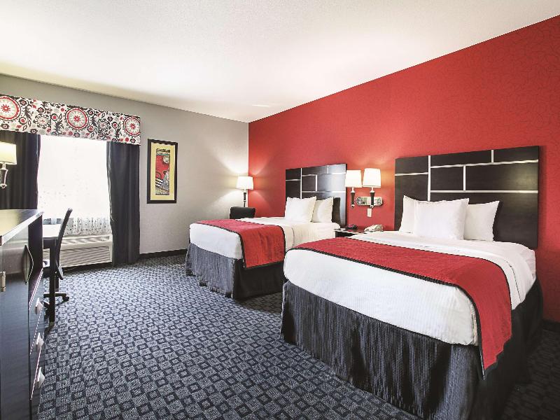 La Quinta Inn & Suites Dallas - Hutchins image