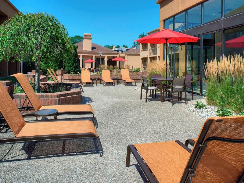 Courtyard Detroit Warren image