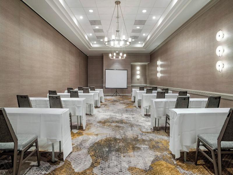 Sheraton Suites Wilmington image